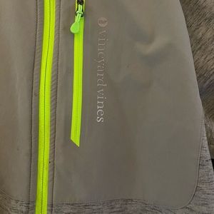 Men’s Vineyard Vines zip up jacket with hood